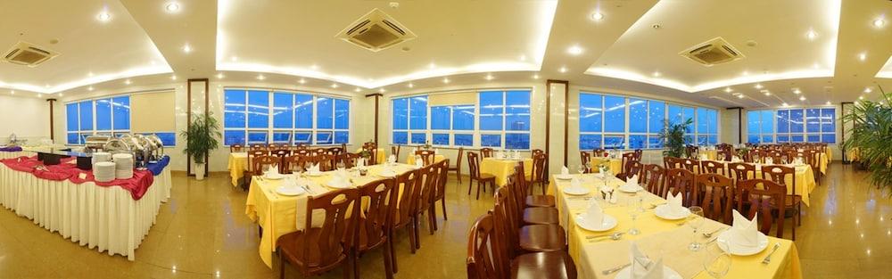 Vian Hotel Da Nang Buitenkant foto