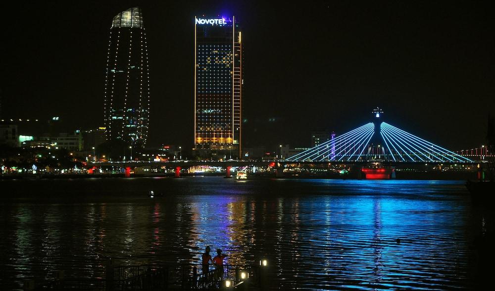 Vian Hotel Da Nang Buitenkant foto