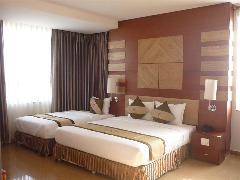 Vian Hotel Da Nang Buitenkant foto