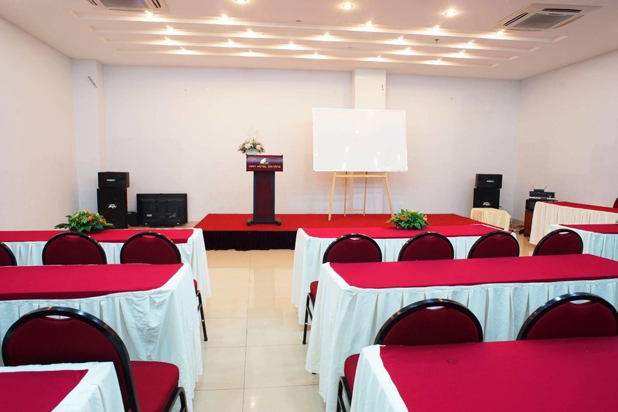 Vian Hotel Da Nang Buitenkant foto