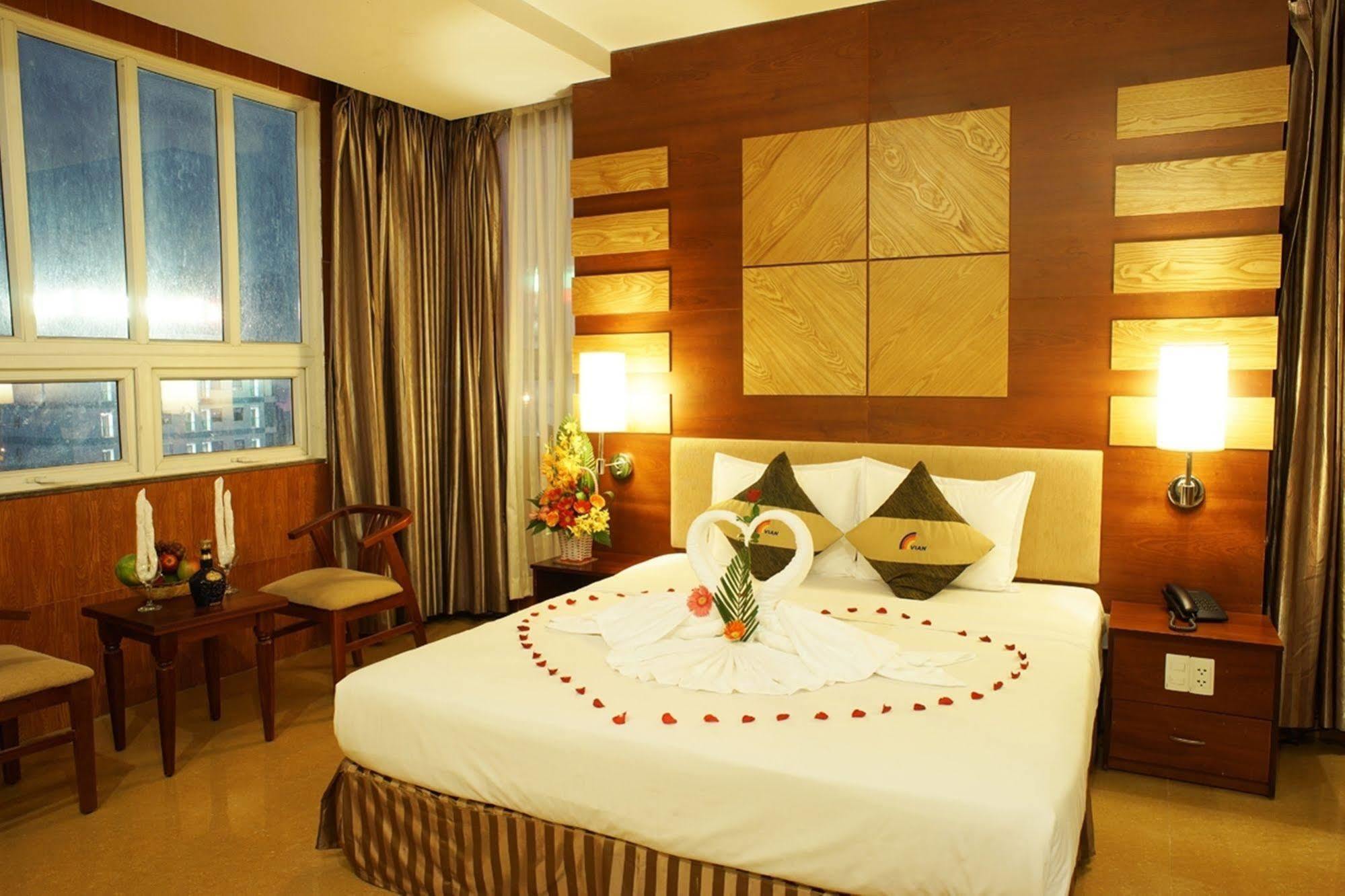 Vian Hotel Da Nang Buitenkant foto