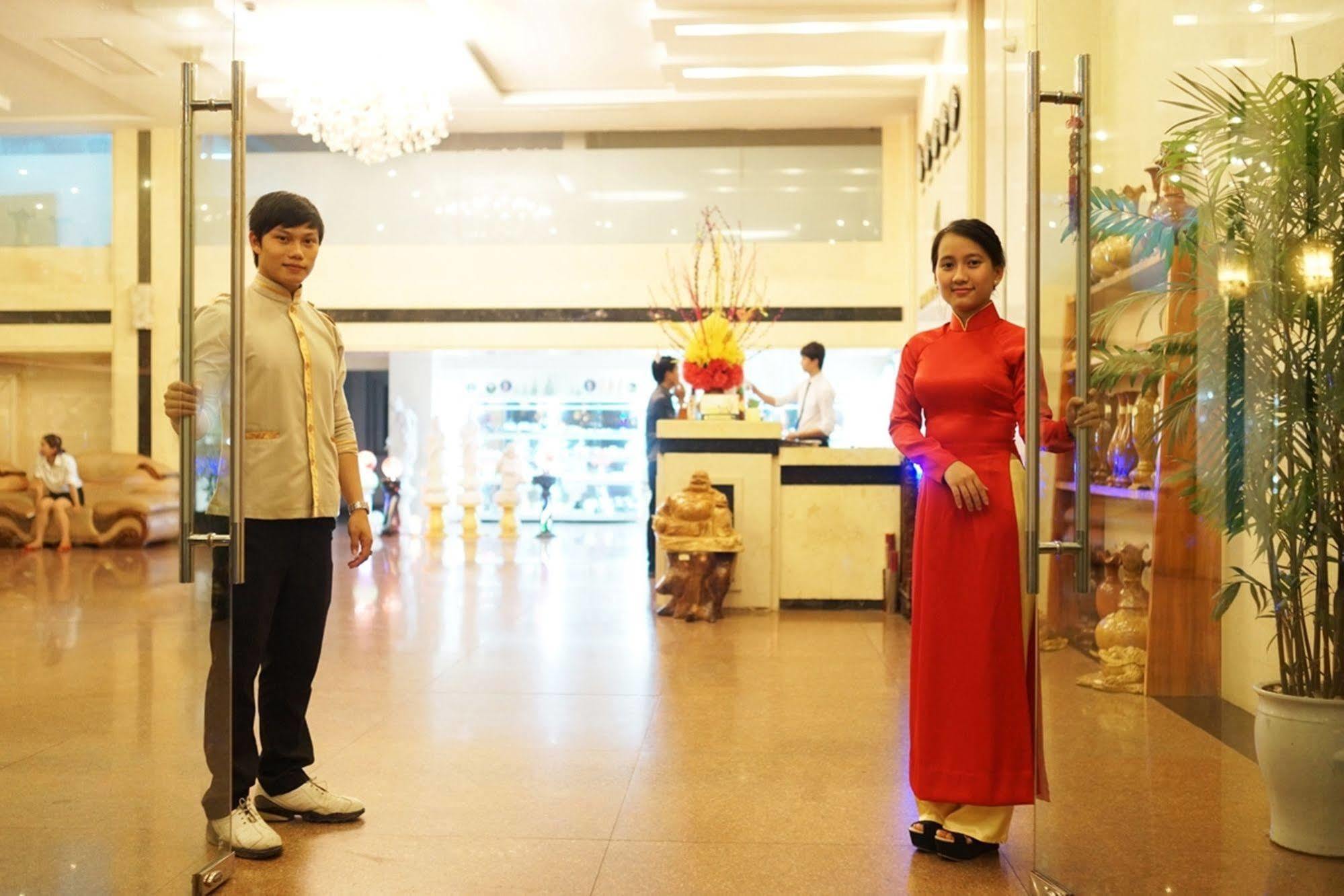 Vian Hotel Da Nang Buitenkant foto